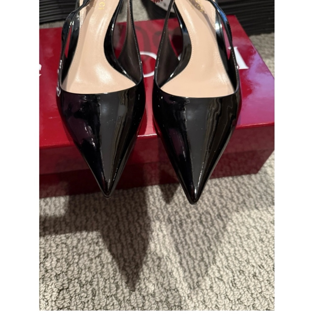 Gucci heels size 8 kitten heels, sling back gold Gucci pointed toe - Picture 4 of 9